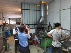 东莞南城一工厂废气未经处理直接排放，立即查处！